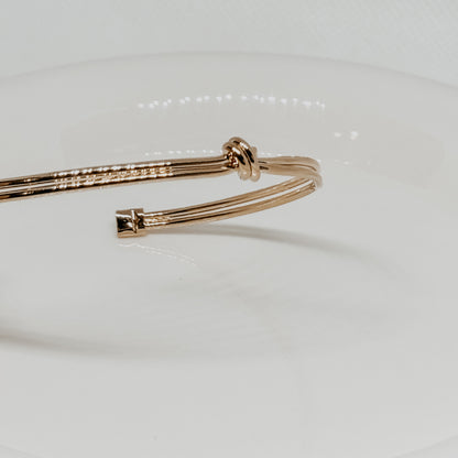 Simple Gold Knot Bangle Bracelet