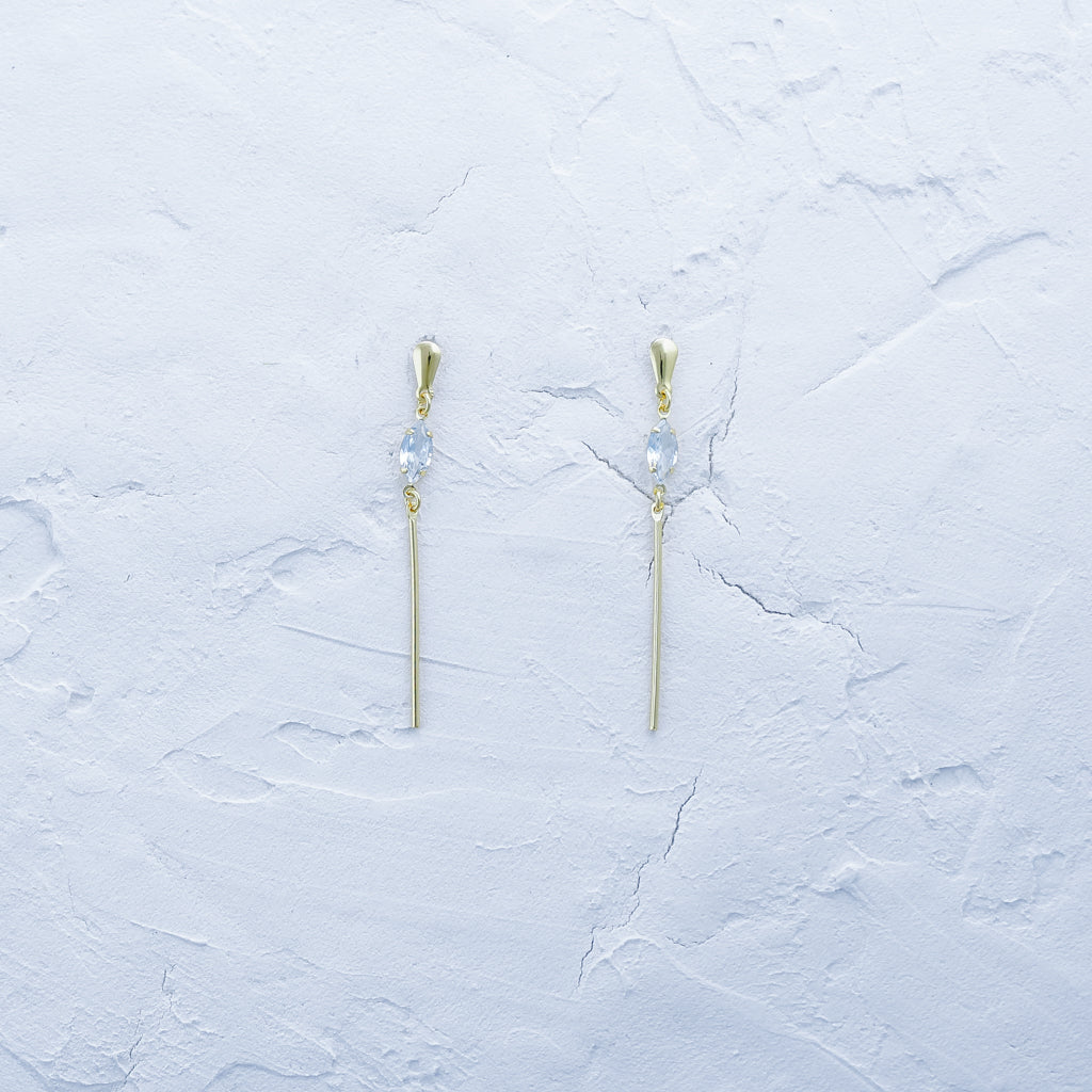 Simple Zirconia Line Drop Earrings