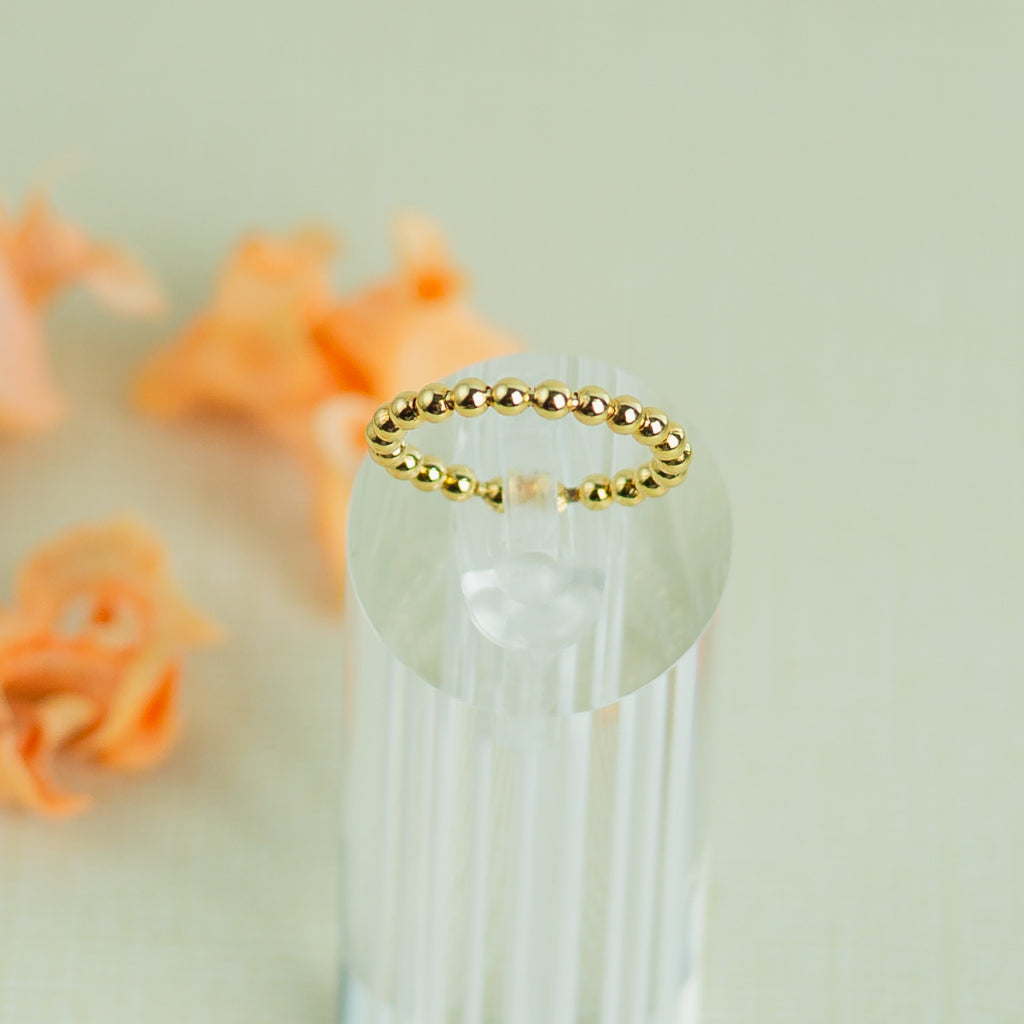 Gold ring with 2.5mm balls