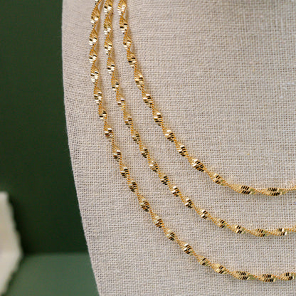 Twisted Herringbone Chain